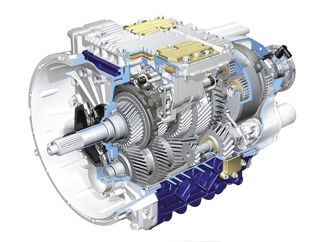 In 2001 the Volvo FH got the I-Shift gearbox. A revolution in transmission. It was a transmission system built exclusively for automatic gear changing, something no one else had done before for trucks