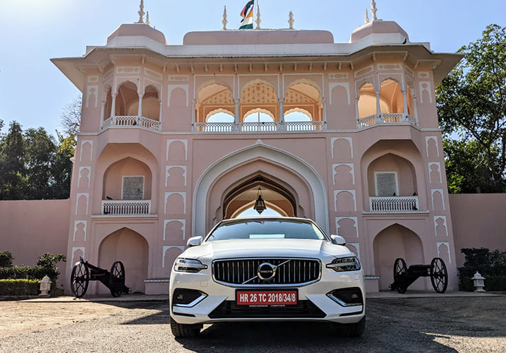 Volvo to rev up India's premium luxury sedan market with new S60