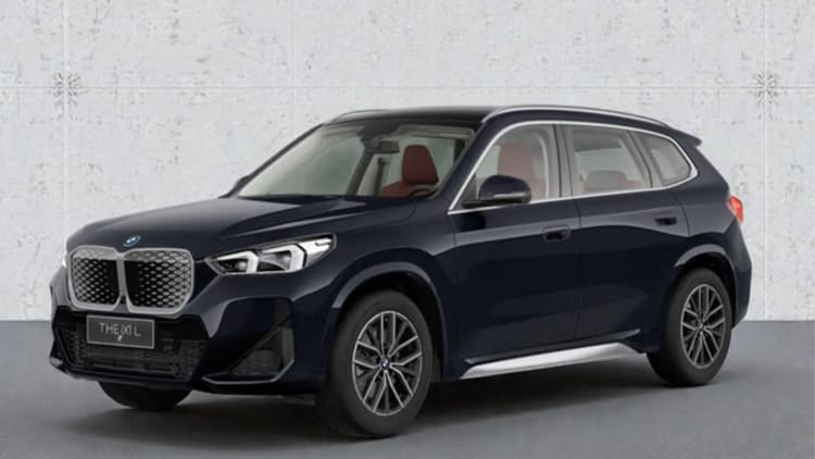 BMW Moves Within Striking Distance of Mercedes-Benz