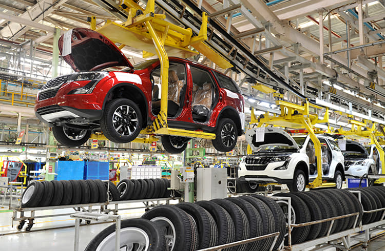 Mahindra Computer Mahindra selects Snapdragon digital chassis to enhance SUV ...