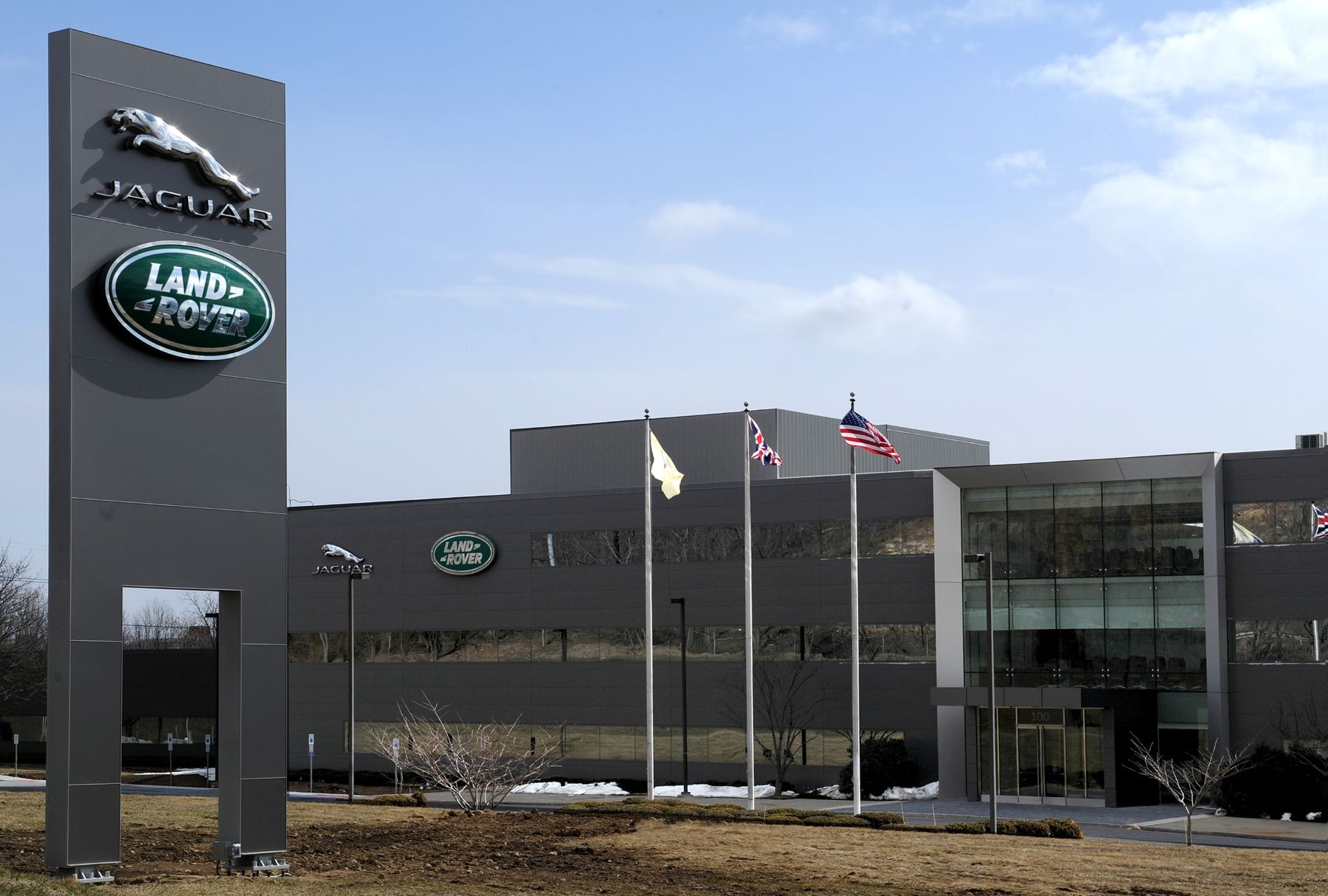 JLR Production Crisis Deepens: Company Extends Shutdown as Suppliers Warn of November Restart