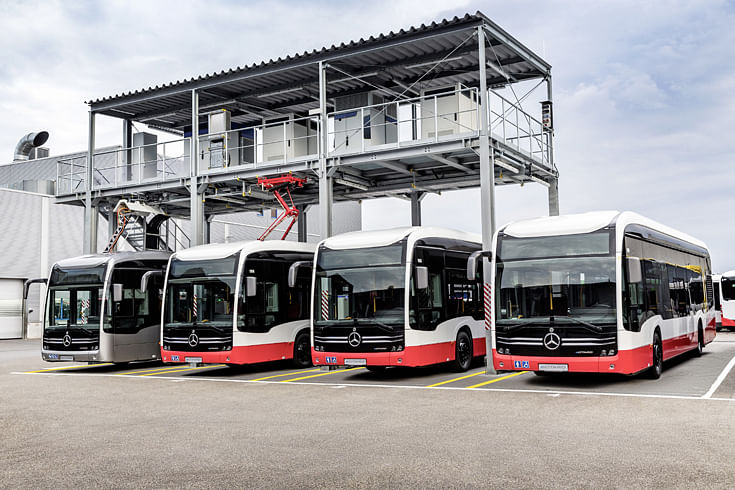 Electric charging station for Mercedes-Benz eCitaro with all-electric drive at the Mannheim bus works. Connection power of 1.2 MW, 4 parking bays for charging via cable, pantograph and charging rail.
