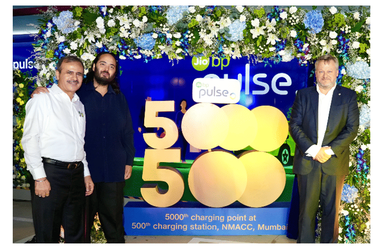 Reliance Bp Jio-bp inaugurates 500th EV-charging station in Mumbai | Autocar ...
