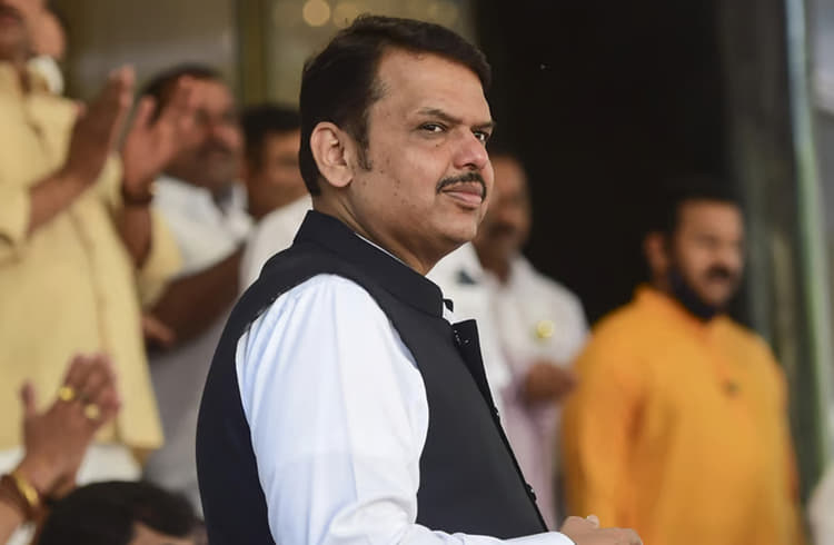 Devendra Der NEWSMAKERS 2024: Devendra Fadnavis - The Master Strategist | Autocar ...