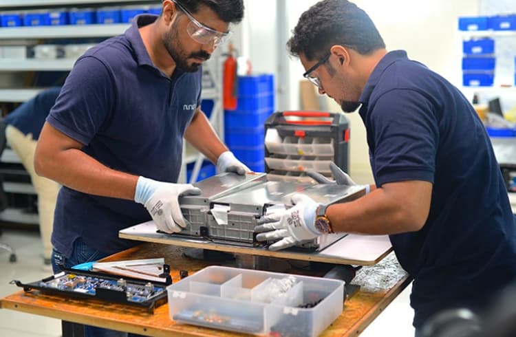 The aim of the project is to explore how modules made with high-voltage batteries can be reused after their car life cycle and become a viable second-life use case. The aim of the project is to explore how modules made with high-voltage batteries can be reused after their car life cycle and become a viable second-life use case.