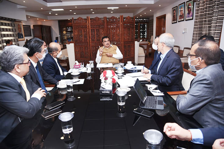 Nitin Gadkari discusses postponing CAFE Phase 2 norms with SIAM delegation