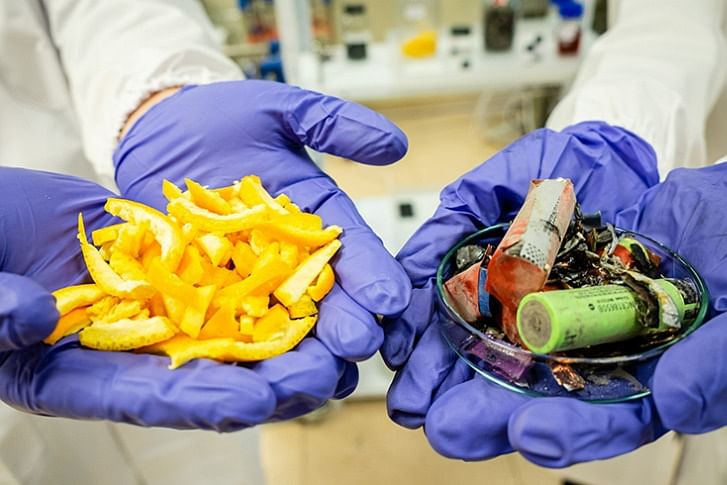 Acidic medium for battery disintegration achieved through citrus orange peels that get leftover as food waste.