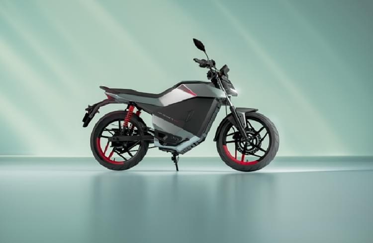 OLA Roadster in Hindi- मात्र ₹ 2,450 की आसान EMI पर सबसे भरोसेमंद इलेक्ट्रिक बाइक फुल चार्ज में चलेगी 150km और 115km/h की टॉप Speed के साथ, देखें फीचर्स 1 792c0aa7 0254 40a0 903d ff4ec684c451 Untitled