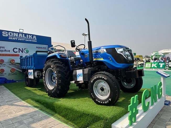 Sonalika Unveils CNG CBG Tractor At Agrovision 2025 Autocar Professional Sonalika Unveils CNG CBG Tractor At Agrovision 2025 Autocar Professional