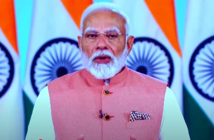 PM Modi pushes energy sector to enhance battery production, storage ...