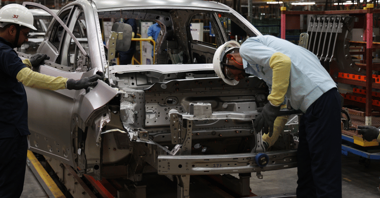 Tata Motors Studying CNG and Hybrid Options for Vehicles Above 4 Metres