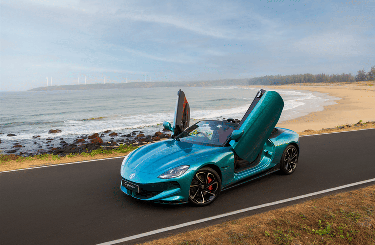 MG SELECT Unveils Irises Cyan Color Option for Cyberster Roadster ...