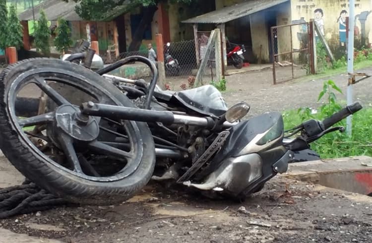 Among the top three vulnerable users of the total number of road crash deaths in India, 36.5 percent of individuals were two-wheeler users, followed by car, taxi, vans and LMVs (16.6%) and pedestrians (15%). Among the top three vulnerable users of the total number of road crash deaths in India, 36.5 percent of individuals were two-wheeler users, followed by car, taxi, vans and LMVs (16.6%) and pedestrians (15%).
