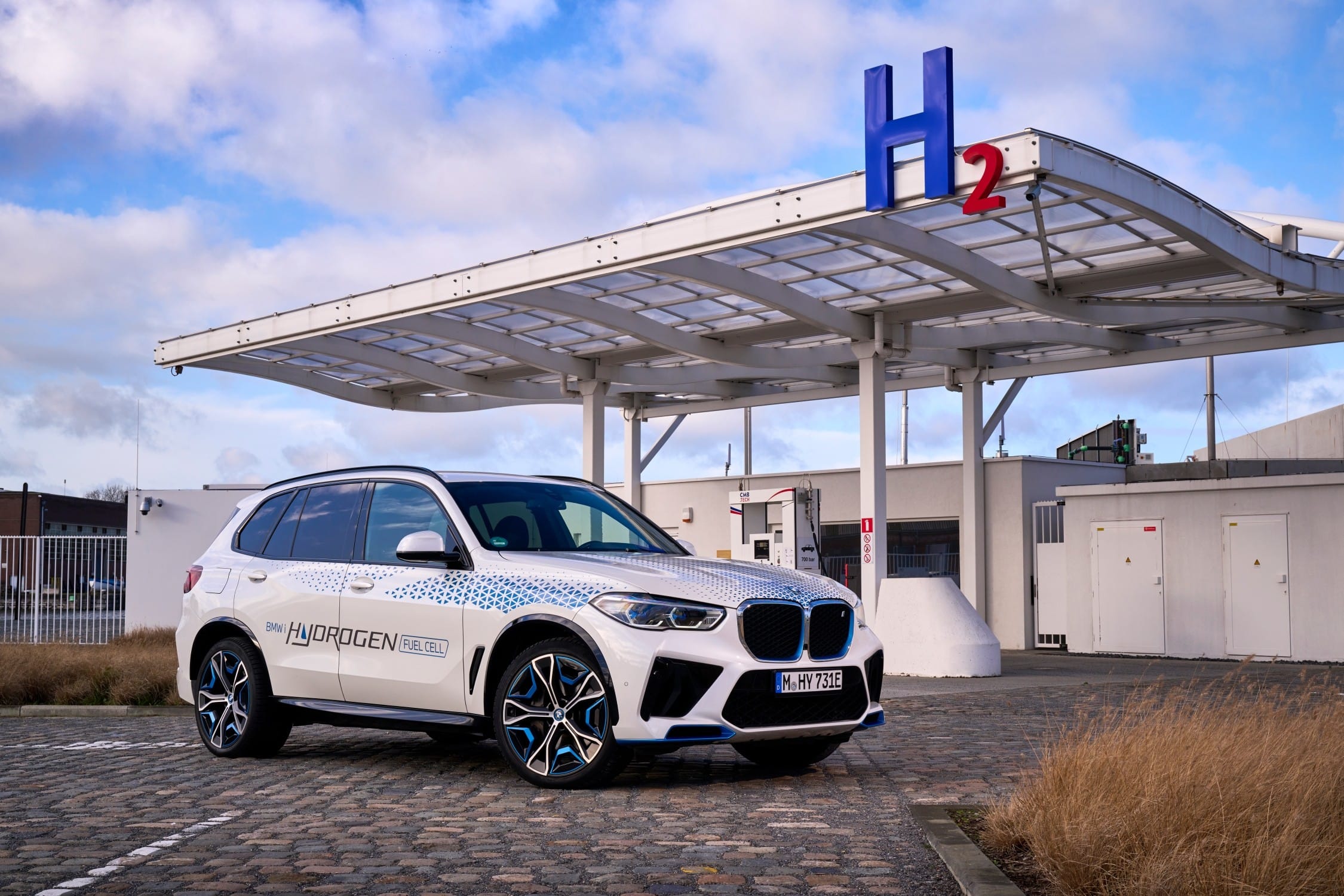BMW rolls out iX5 Hydrogen pilot fleet