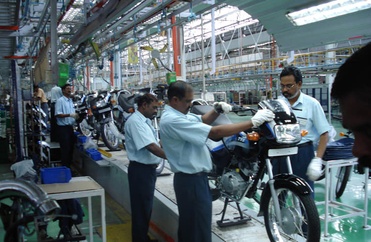TVS Motor inks MoU with Tamil Nadu for new investment of Rs 350 crore TVS Motor inks MoU with Tamil Nadu for new investment of Rs 350 crore