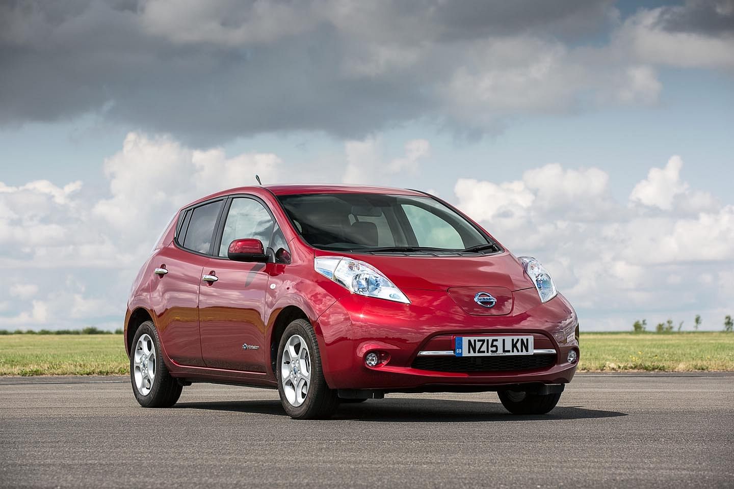 Nissan offers EV buyers in Germany extra 1 000 euro subsidy Autocar Professional