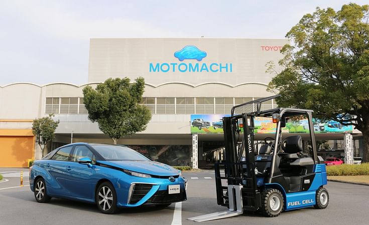 Green and clean: Toyota&#160;Mirai, &#160;among the first hydrogen fuel cell vehicle to be sold commercially, with the fuel cell forklift at the Motomachi Plant.