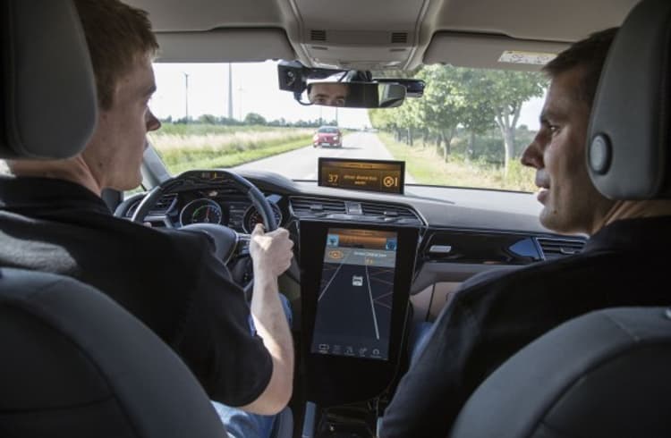 Driver Potential Distraction Electronics tech that prevents distracted drivers from accidents ...
