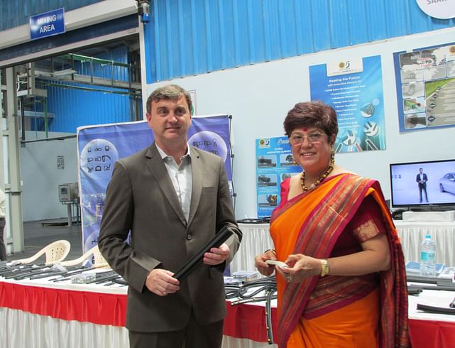 Kel Kearns, Director - Manufacturing, Sanand Plant, Ford India; with Pilloo C Aga, director, GoldSeal SaarGummi India.