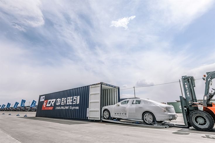 Volvo-dedicated trains traveling between Daqing and Zeebrugge carry around 225 Volvo cars in specially designed containers.