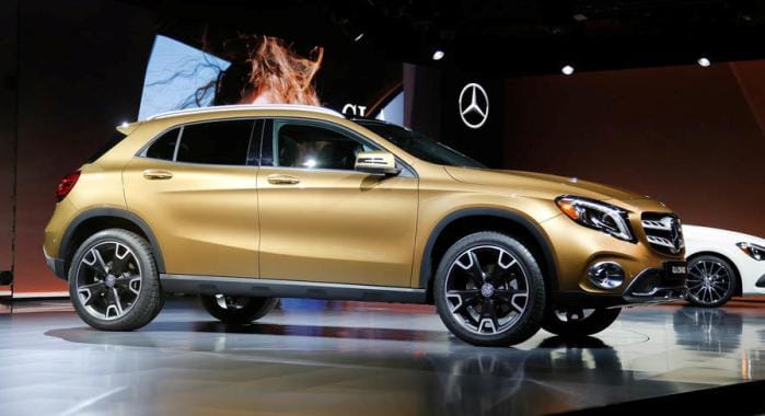 Mercedes-Benz reveals 2017 GLA facelift at Detroit