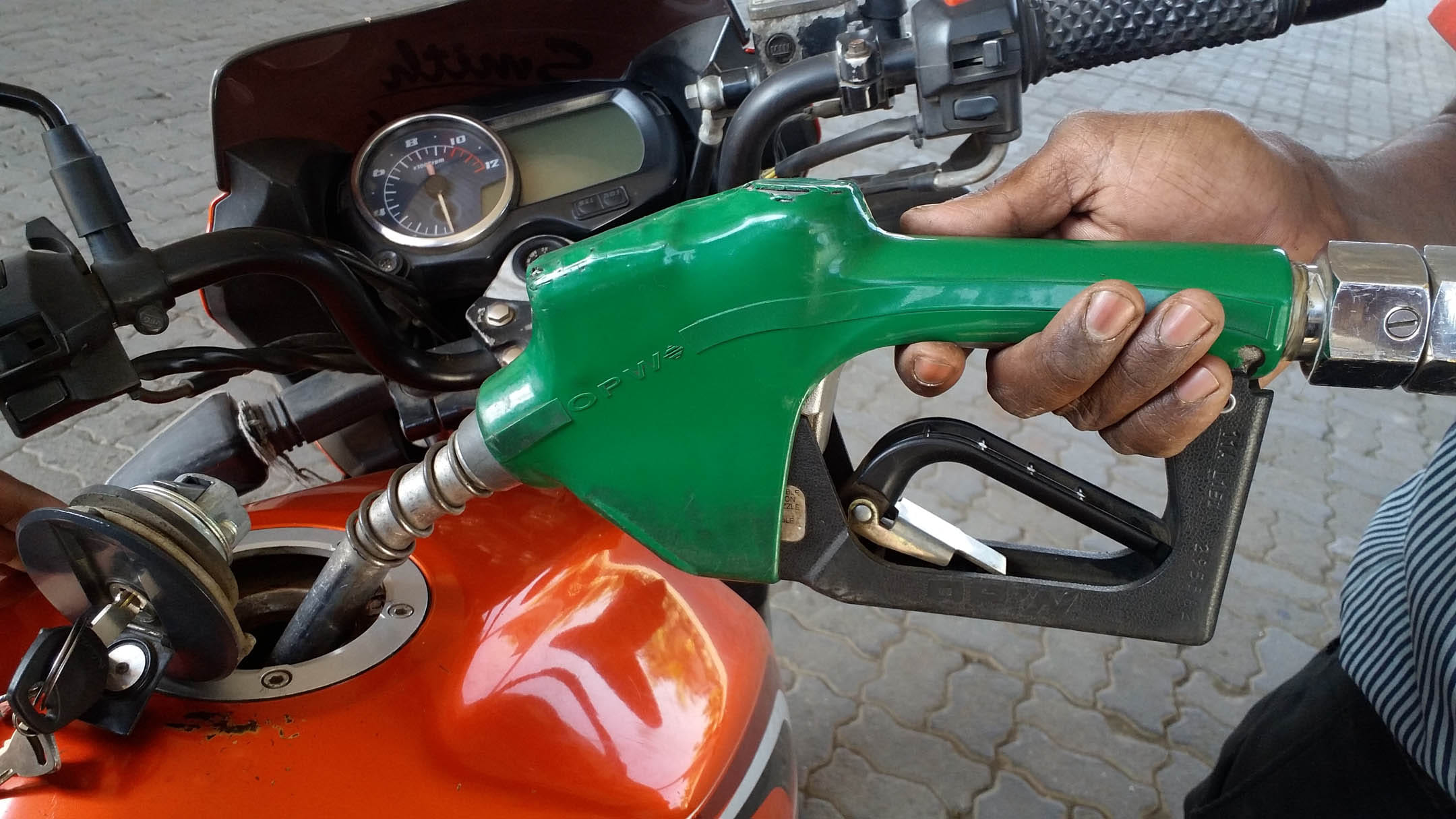 Indian auto industry goes all out to dilute BS III stocks