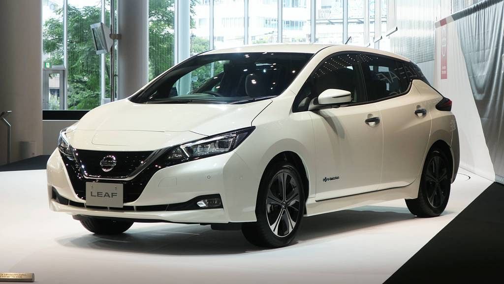 web-nissan-leaf-ze1-nissan-global-headquarters-gallery-2017-08-1