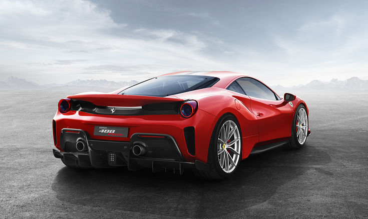 Ferrari reveals 488 Pista with racing-derived 711bhp V8
