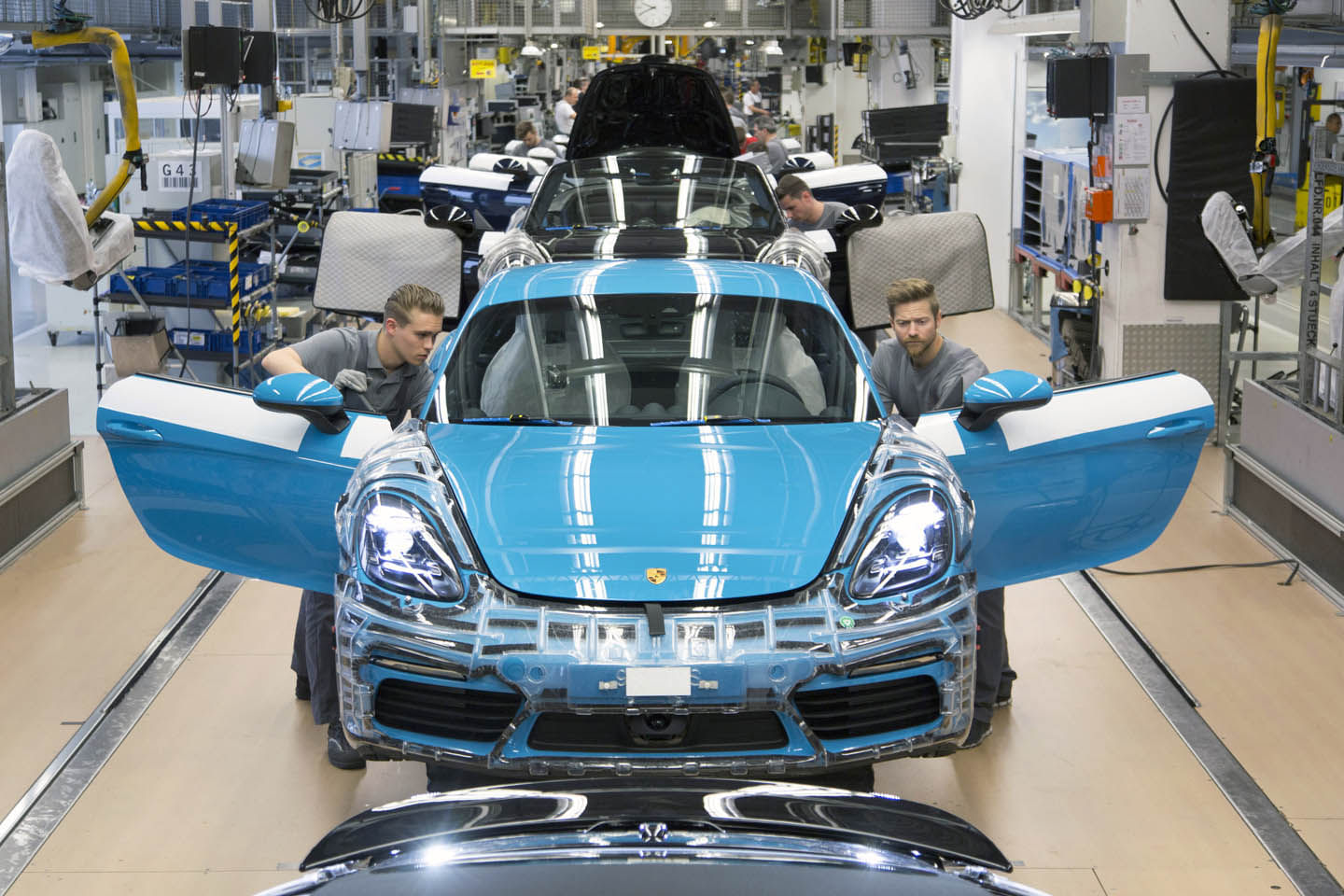 Porsche begins production of new 718 Cayman