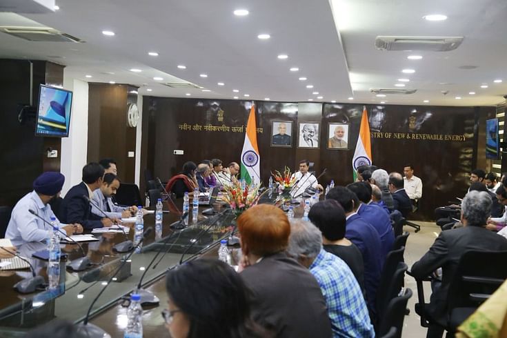 R K Singh, Union Minister of State (IC), Power and New &amp; Renewable Energy with Industry representatives.