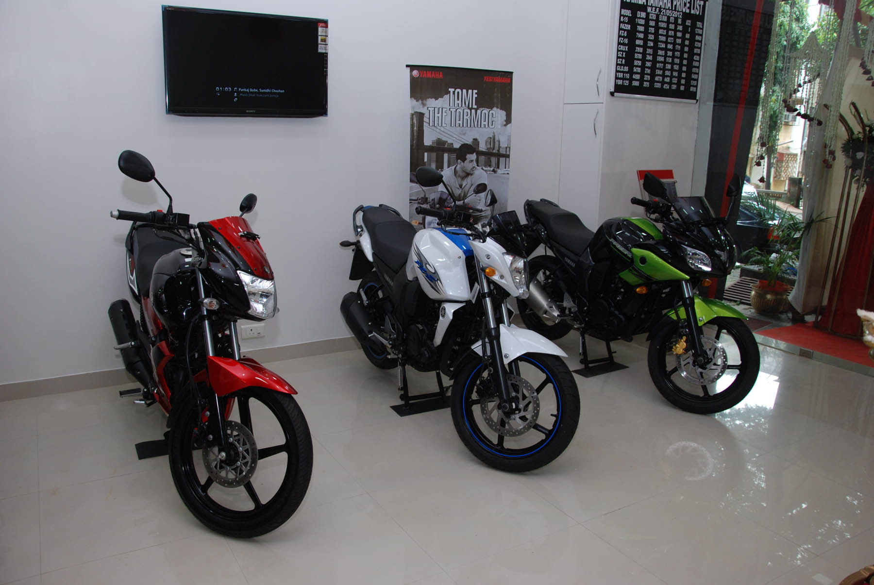 After declining consecutively for two quarters, 2W index has jumped to +9 in Q2 2015 from 0 at end- Q1 2015.