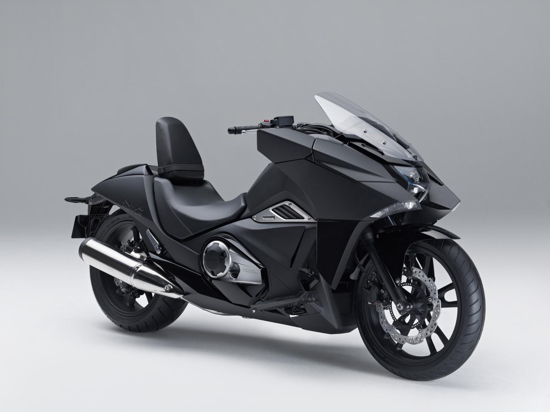 Honda takes covers off futuristic NM4 Vultus bike