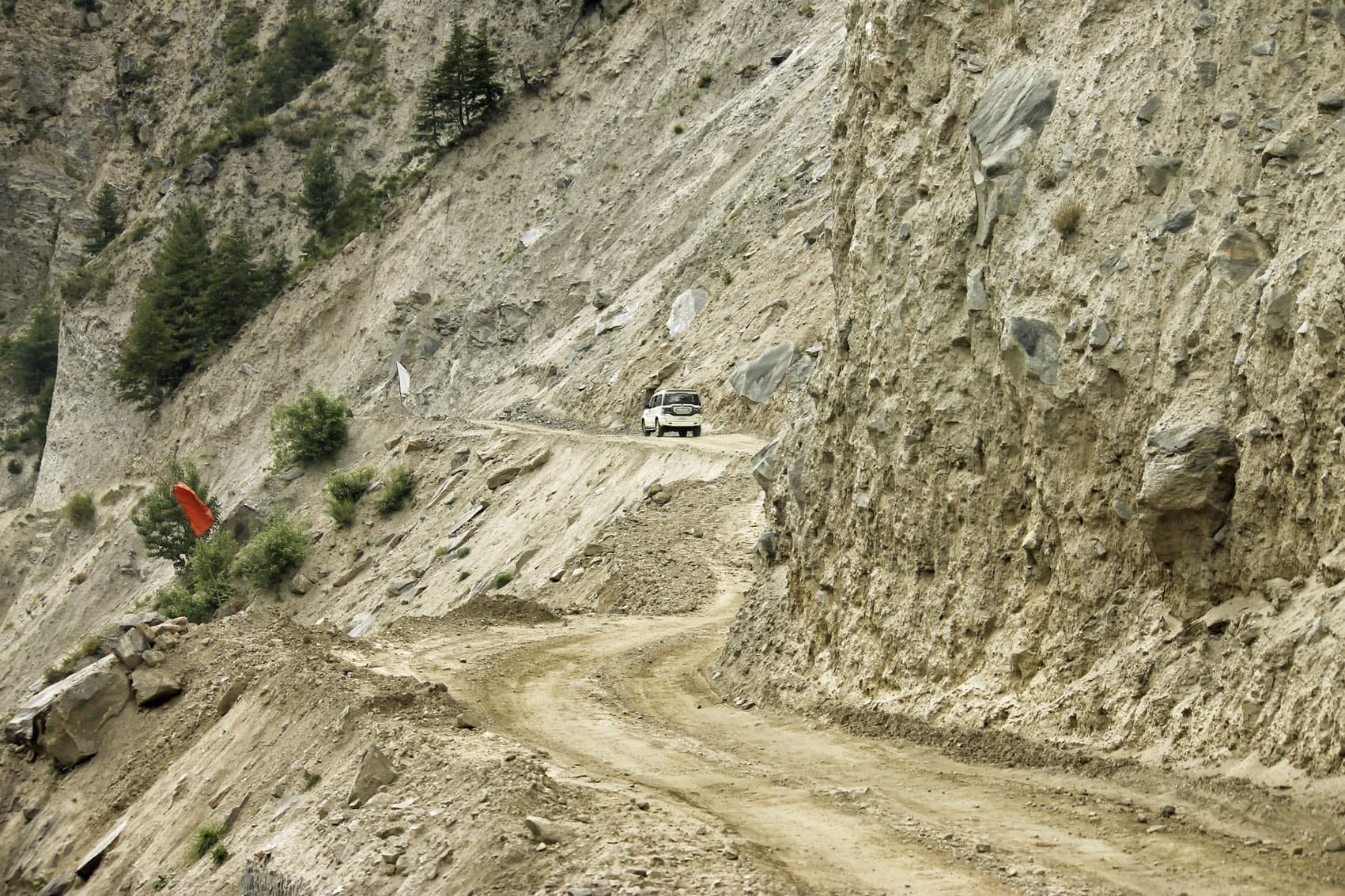 Ricardo100 Global Challenge climbs the Himalayas and heads for China