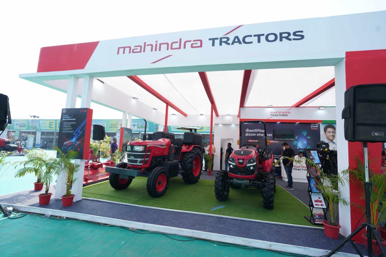 Mahindra Showcases Alternate Fuel Tractor Technologies at Agrovision 2025