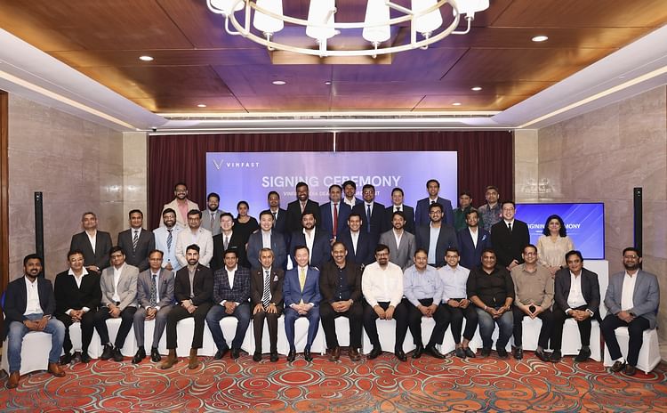 VinFast Partners with 13 Dealer Groups to Launch 32 Dealerships Across 27 Indian Cities, Aims for 35 by End of 2025