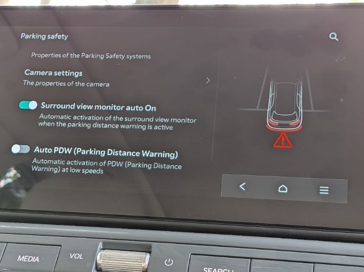 The vehicle software allows to fine tune a range of functional settings such as those for the parking collision-avoidance system, ADAS, audio, and navigation, among others.
