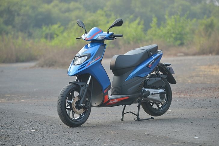 At No. 9 is the Aprilia SR 125 which goes 41.9 kilometres to the litre, which constitutes 40.6kpl in the city and 43.3kpl on the highway.