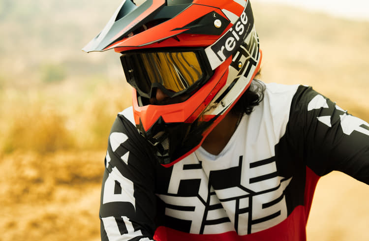 bike helmets india Indian Motorcycle Half Helmet with Retro Racing Stripe, Black 2863696 : Automotive up or modular helmets combine the many benefits of open and and full Indian Motorcycle Sport Ravine Full
