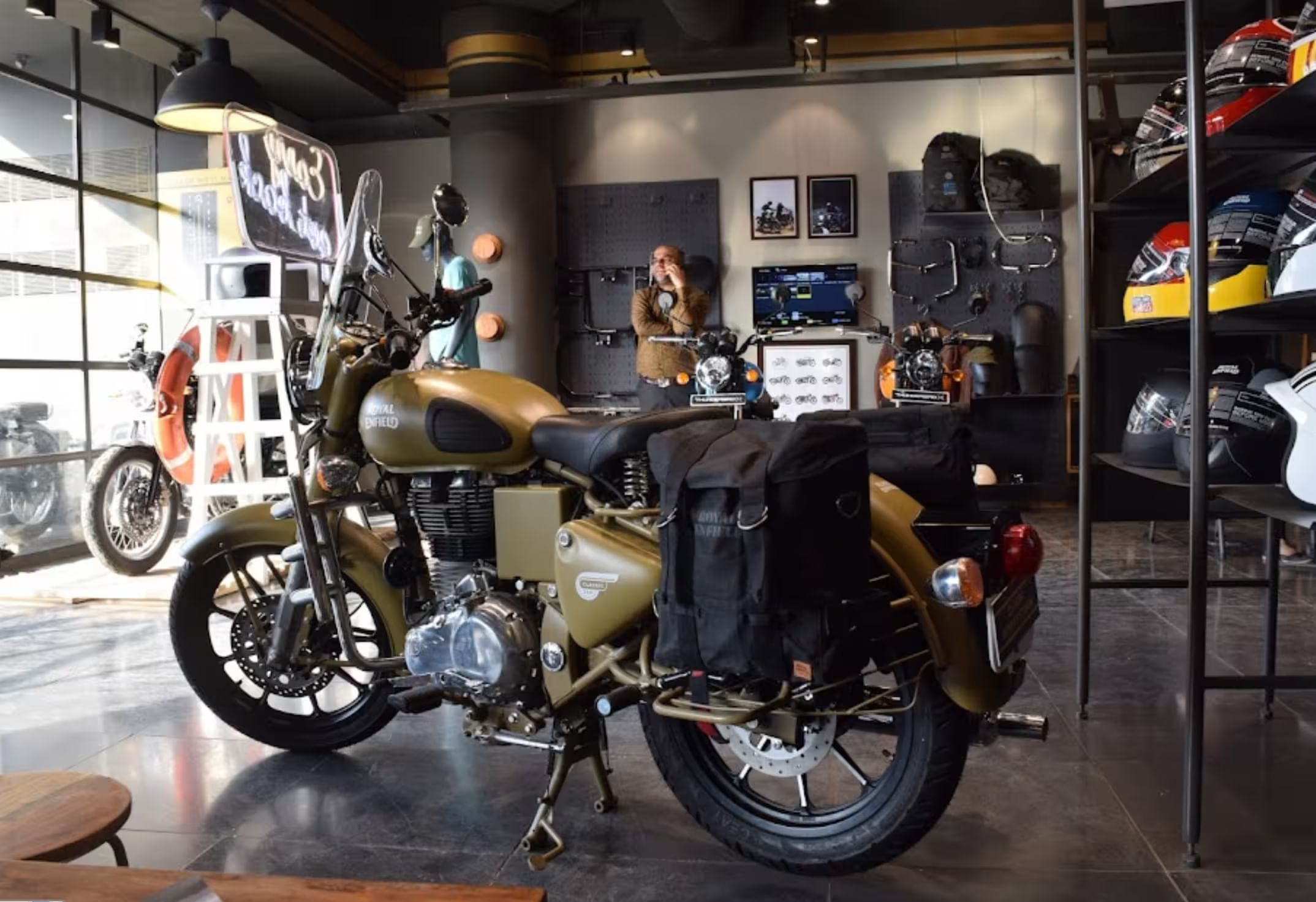 Eicher Motors की रिपोर्ट Q3 की कमाई की रिपोर्ट करता है, जो मजबूत रॉयल एनफील्ड बिक्री द्वारा संचालित है | ऑटोकार पेशेवर