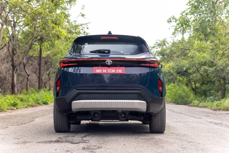 All-LED lighting at the rear, along with a highlight in the form of the skid plate complete the overall look. No tailpipe and independent rear suspension setup prime Harrier EV attributes.