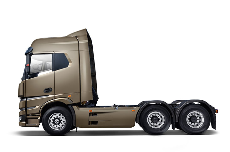 Geely launches world’s first methanol-powered heavy truck