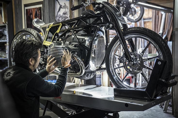 Custom bike with prototype of new BMW Motorrad boxer engine wows